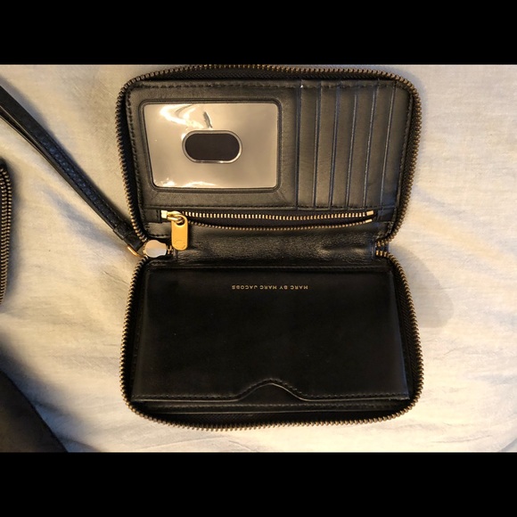 Marc by Marc Jacobs Classic q wristlet - Picture 2 of 2